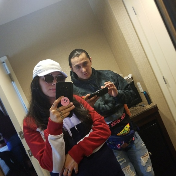 Meet your Posher, Cynthia - Picture 5 of 6